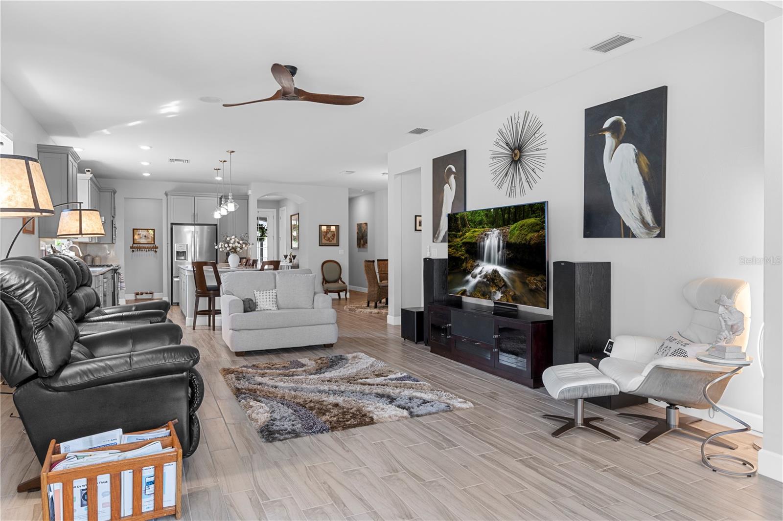 Image 22 of 78 For 42997 Canon Court