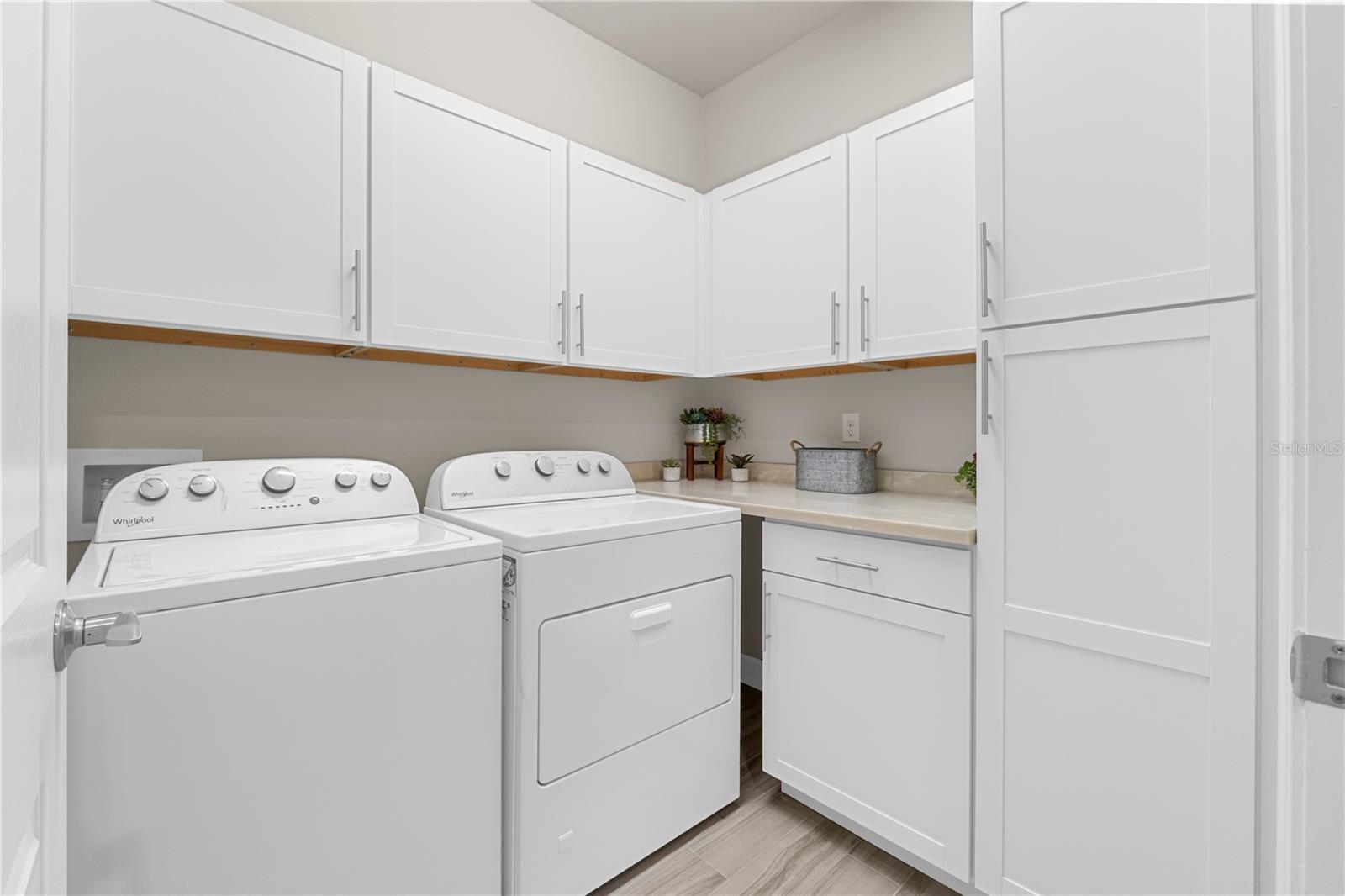 Image 23 of 78 For 42997 Canon Court