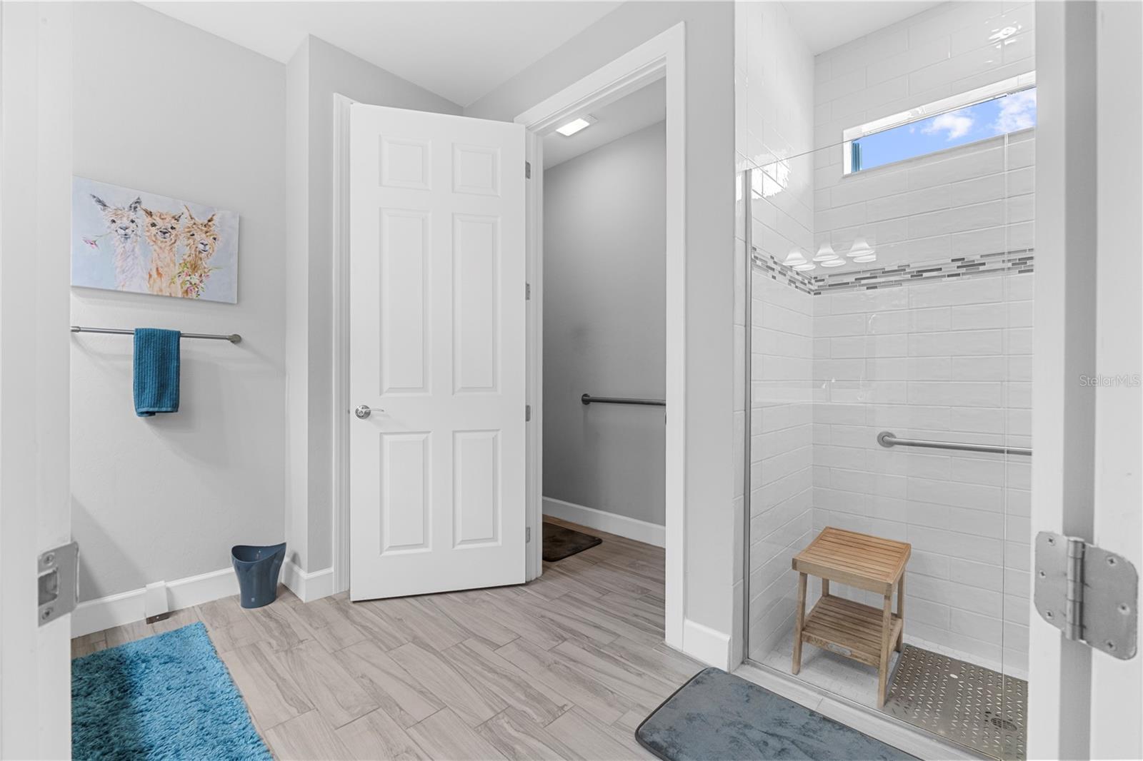 Image 26 of 78 For 42997 Canon Court