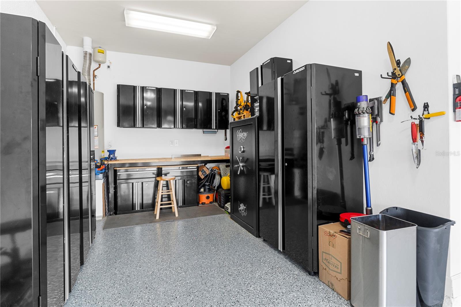 Image 32 of 78 For 42997 Canon Court