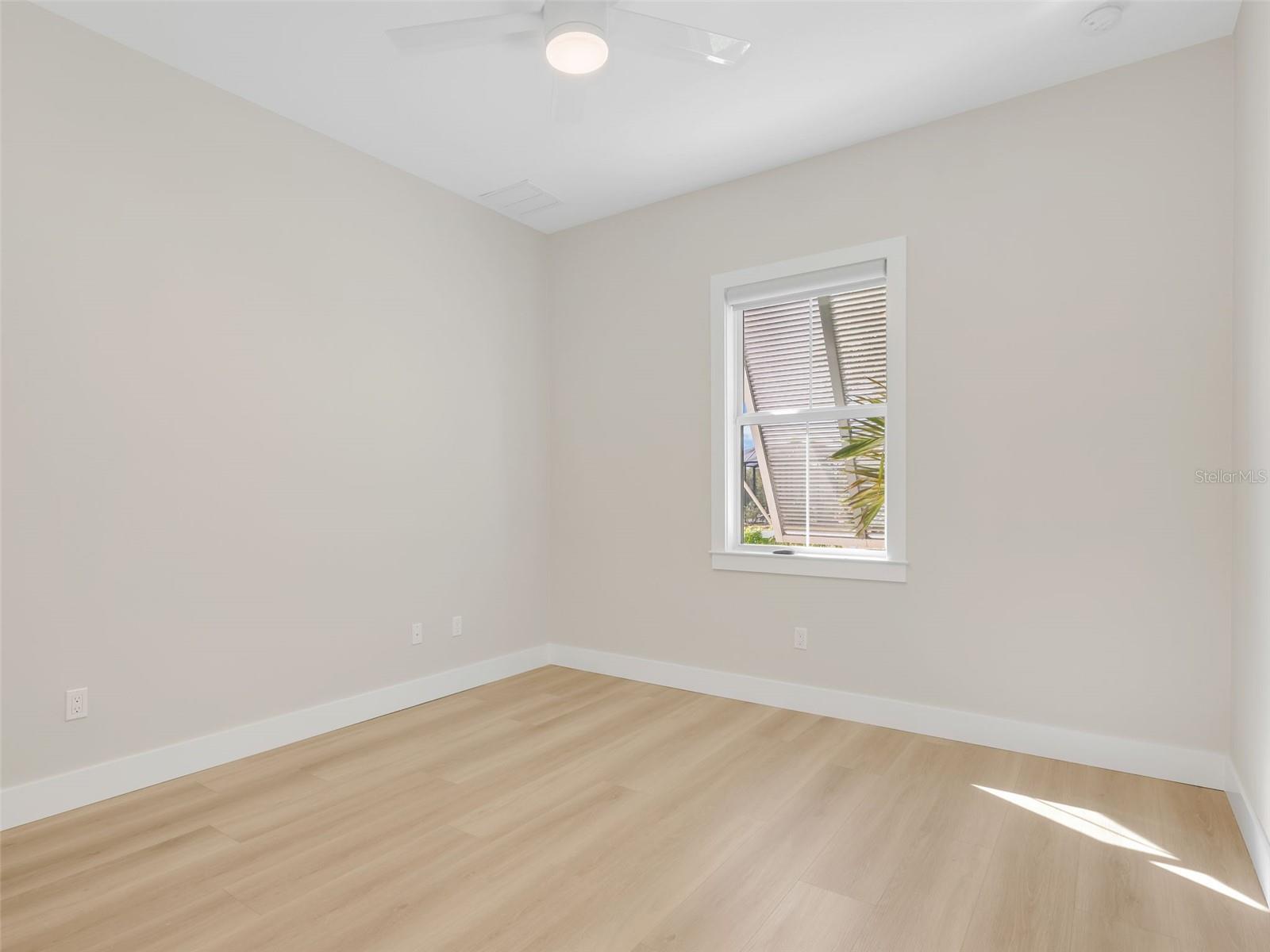 Image 35 of 65 For 28976 Smugglers Lane