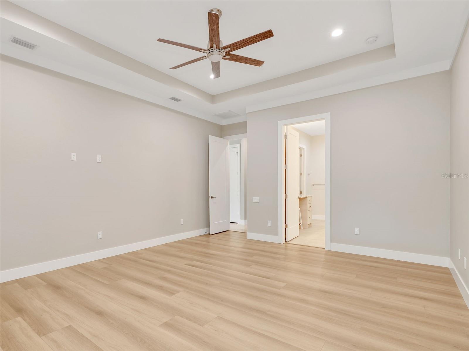 Image 5 of 65 For 28976 Smugglers Lane