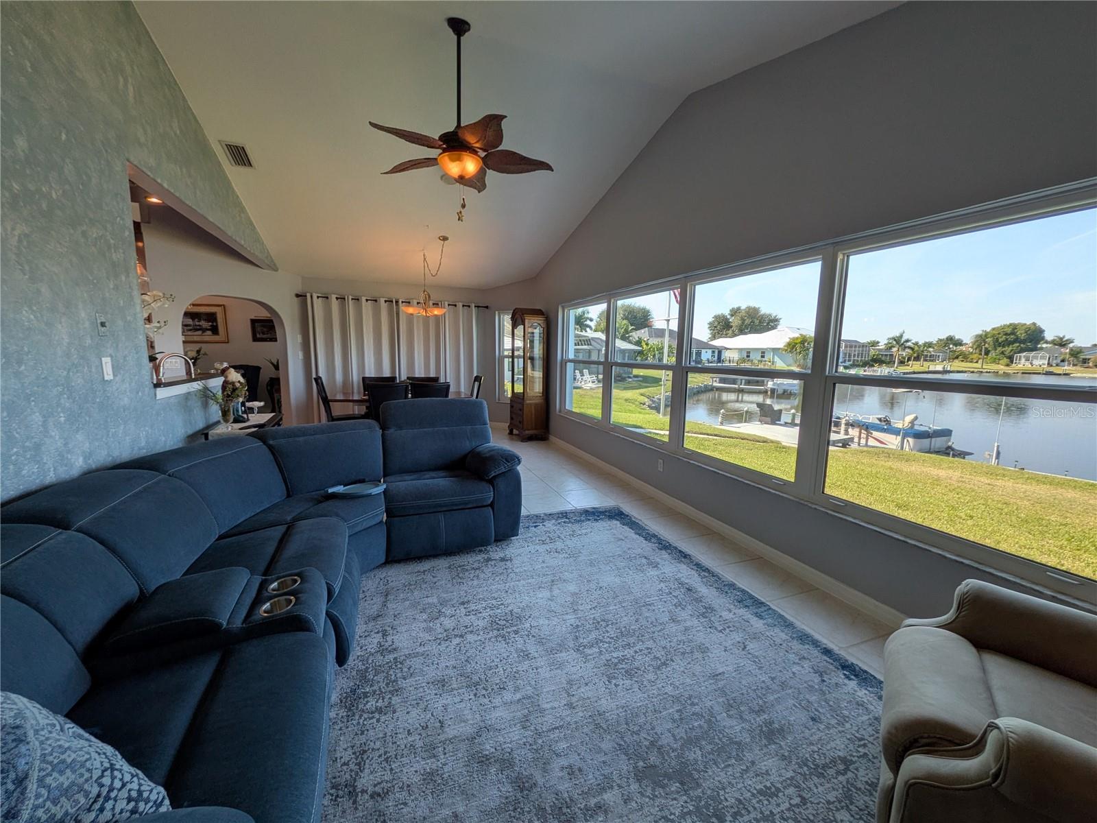 Image 11 of 56 For 12725 Kings Row