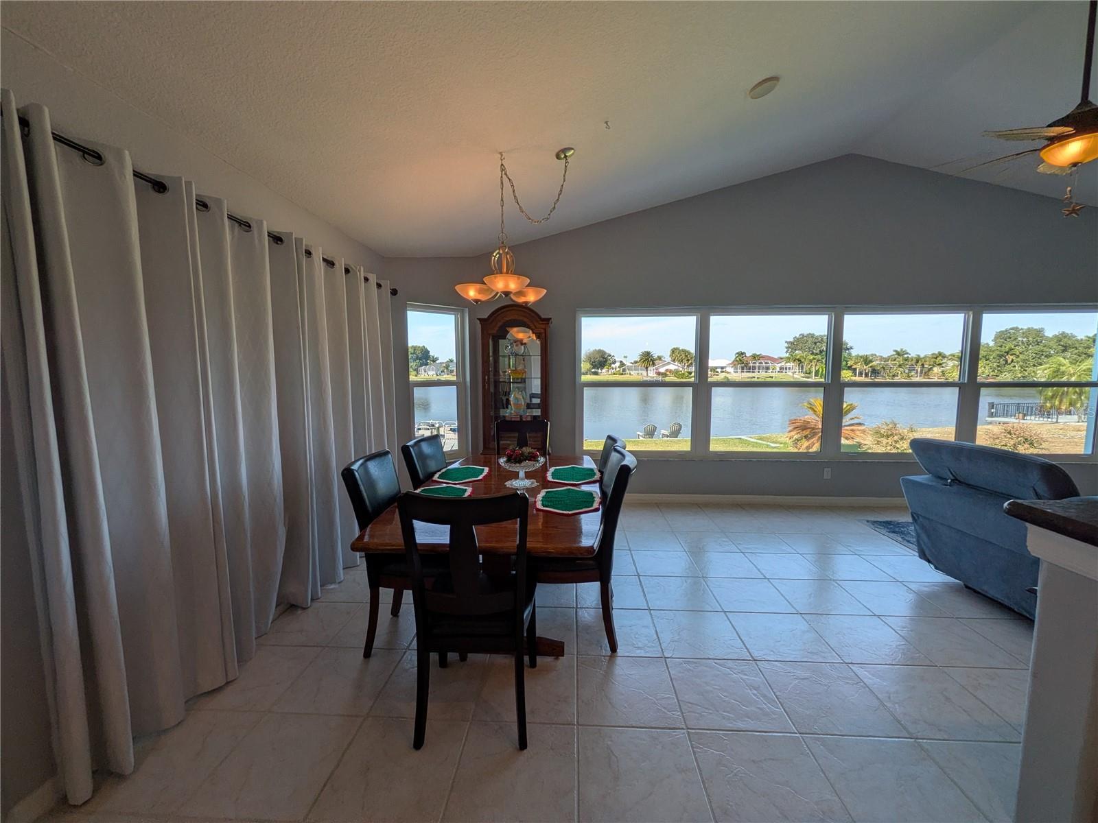 Image 12 of 56 For 12725 Kings Row