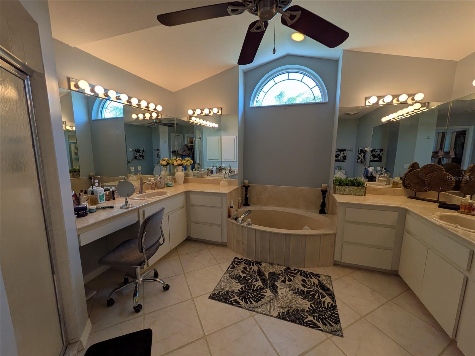 Image 20 of 56 For 12725 Kings Row