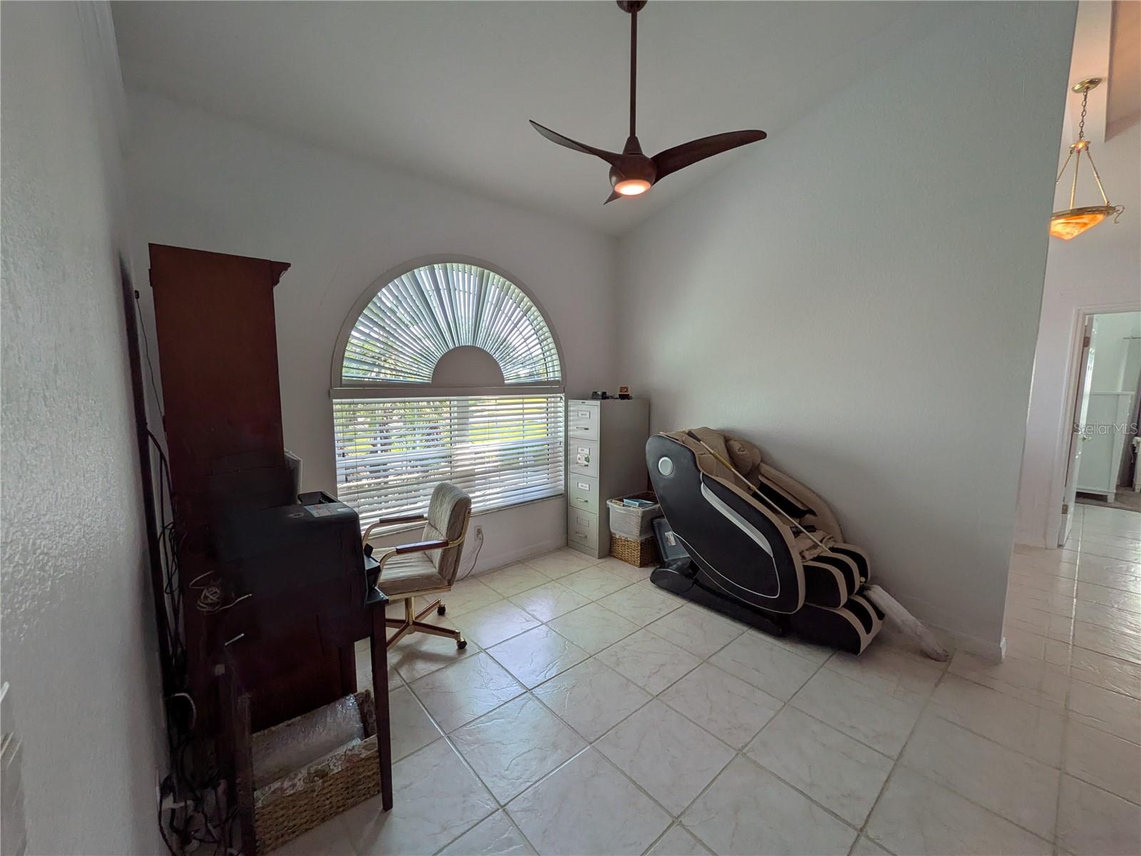 Image 26 of 56 For 12725 Kings Row