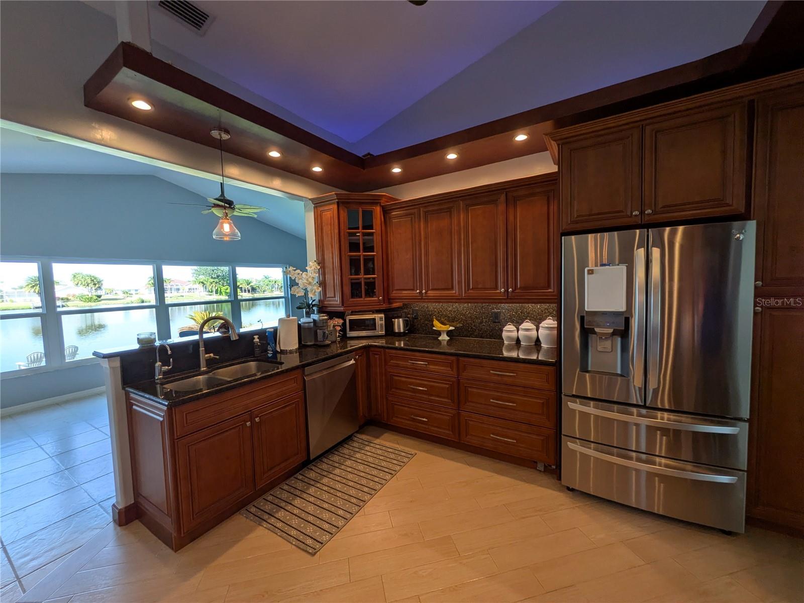 Image 4 of 56 For 12725 Kings Row