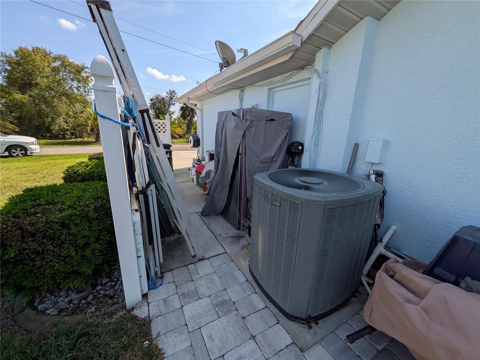 Image 46 of 56 For 12725 Kings Row