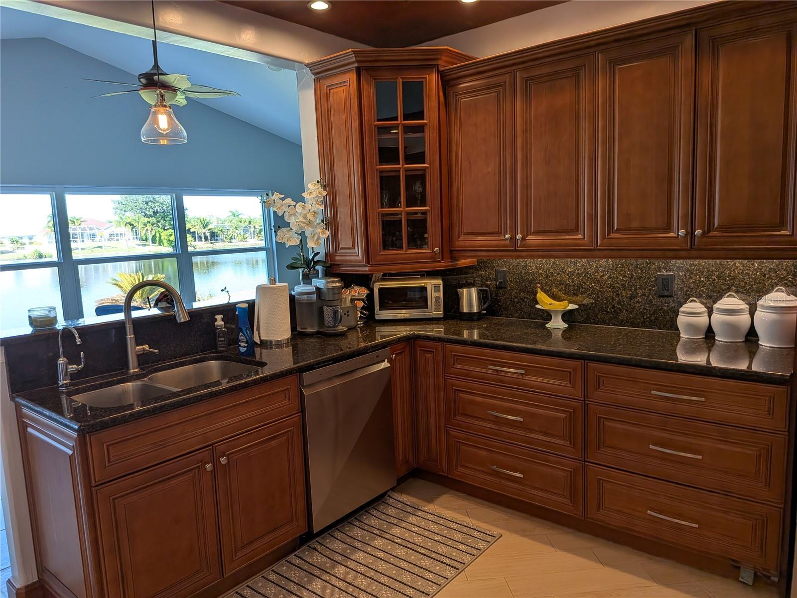 Image 5 of 56 For 12725 Kings Row