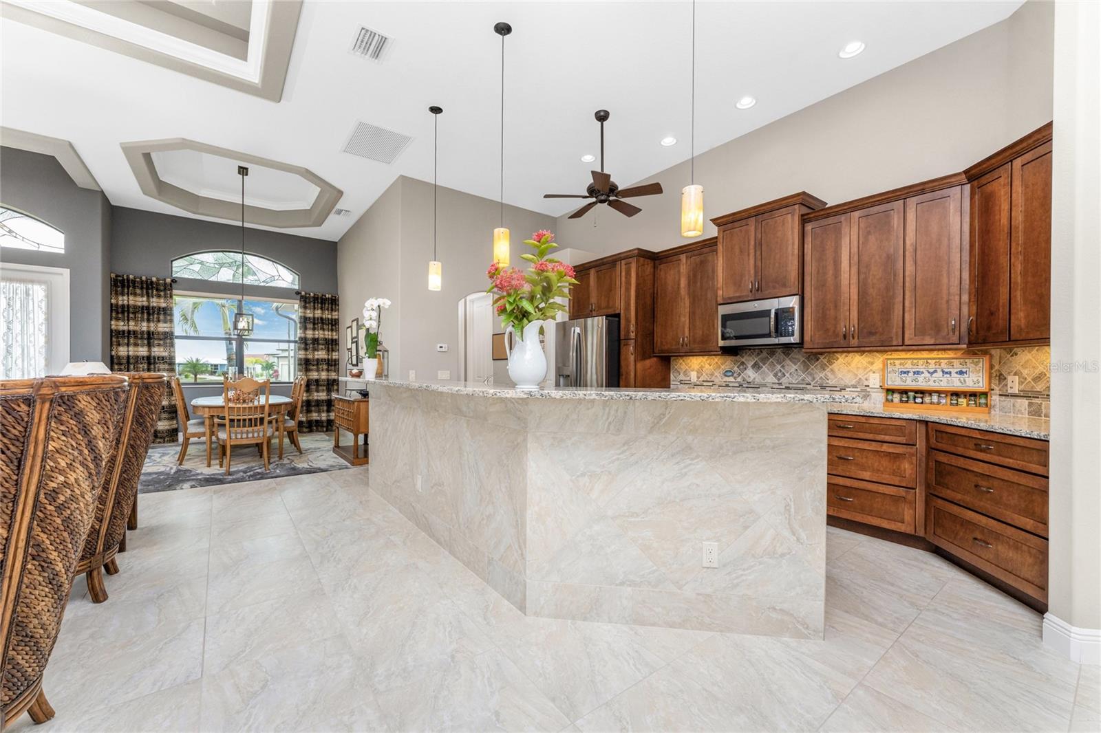 Image 14 of 67 For 24330 Matias Lane