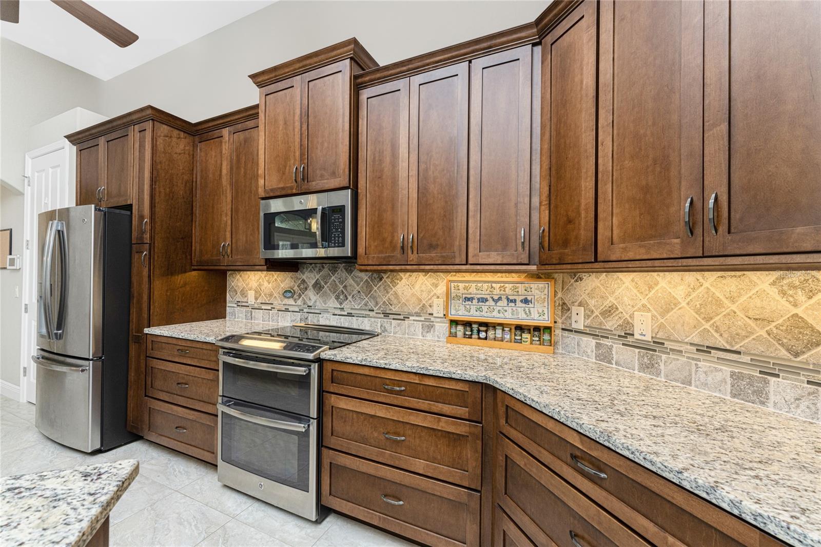 Image 15 of 67 For 24330 Matias Lane