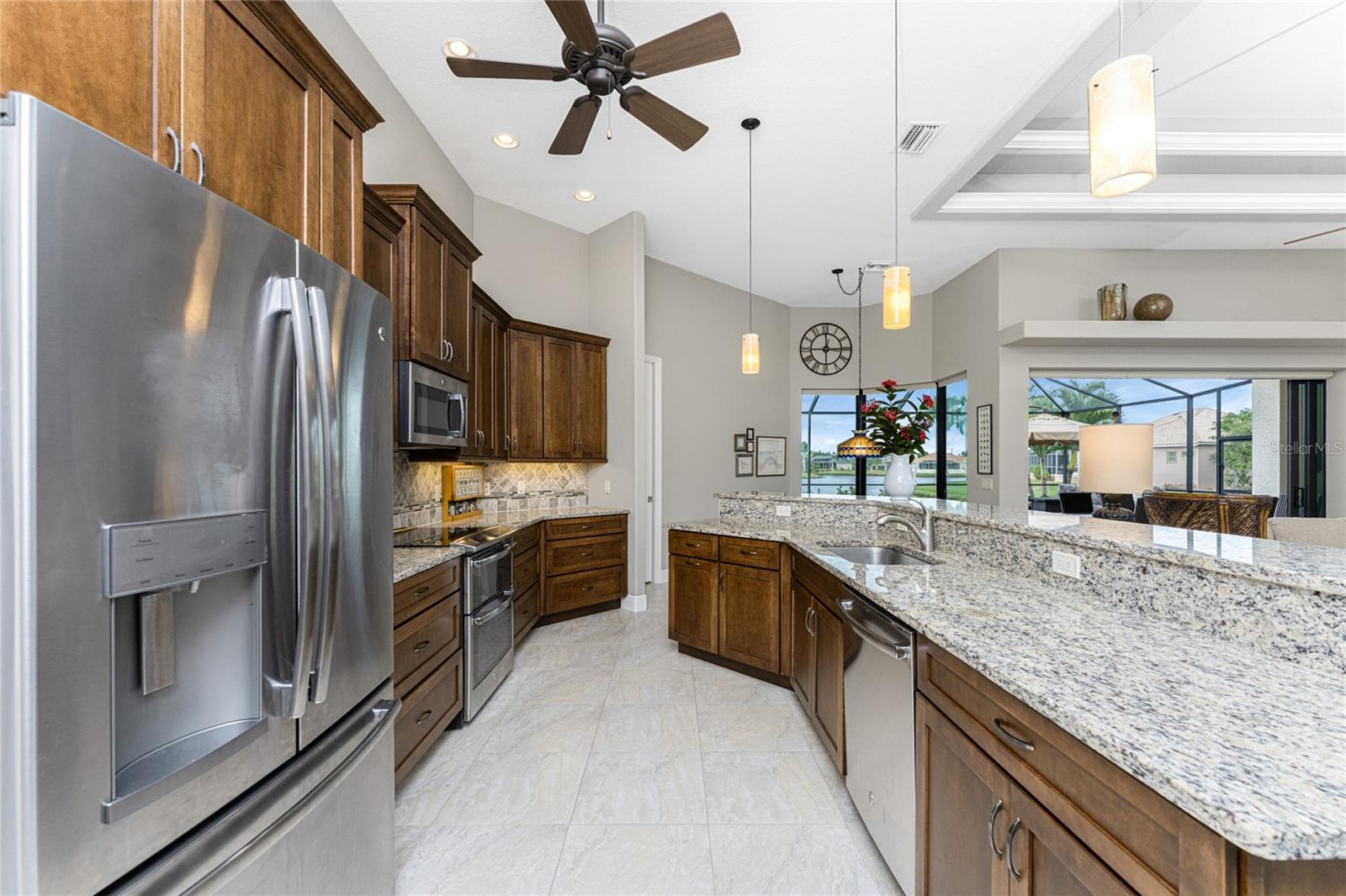 Image 16 of 67 For 24330 Matias Lane