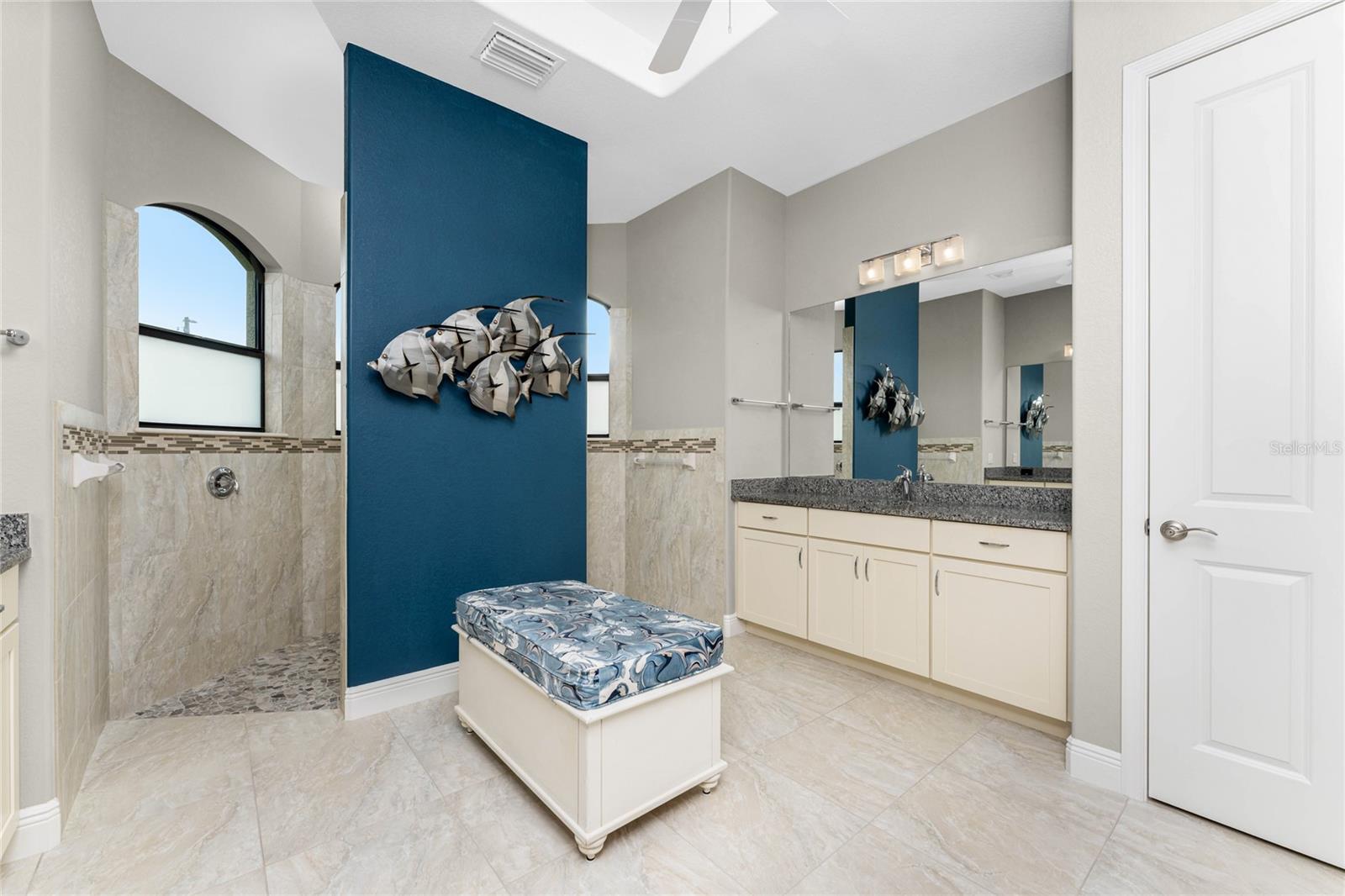 Image 36 of 67 For 24330 Matias Lane