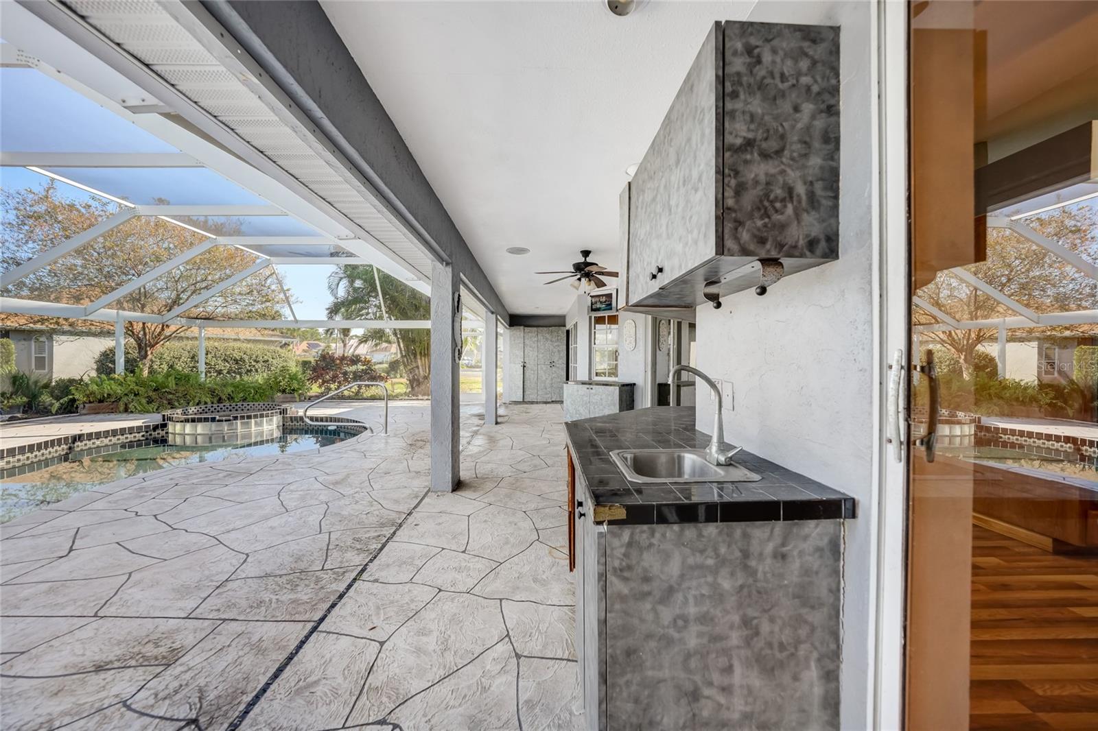 Image 14 of 40 For 2 Broadmoor Road