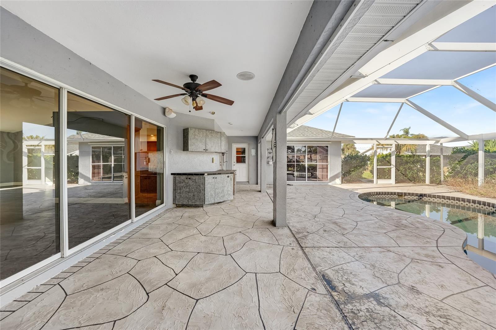 Image 15 of 40 For 2 Broadmoor Road