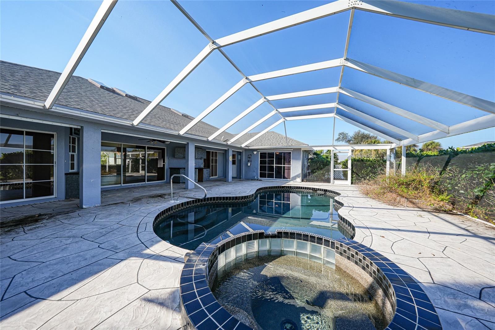 Image 17 of 40 For 2 Broadmoor Road