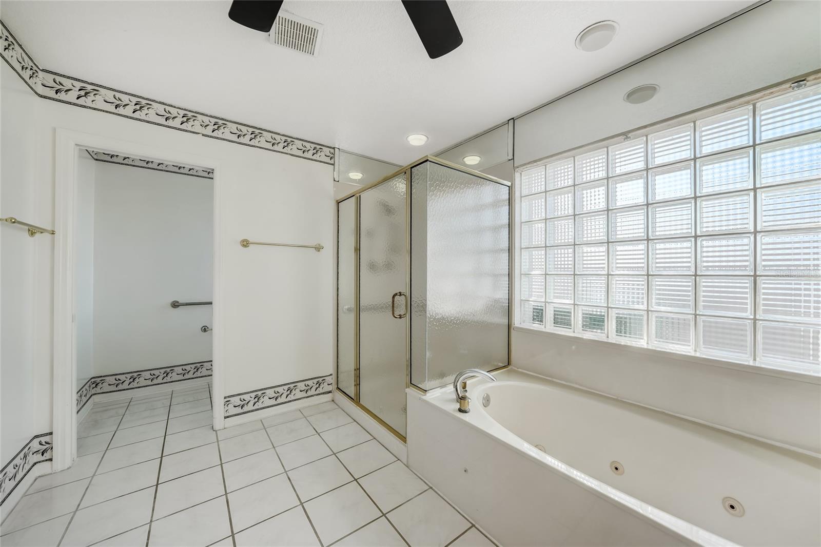 Image 25 of 40 For 2 Broadmoor Road