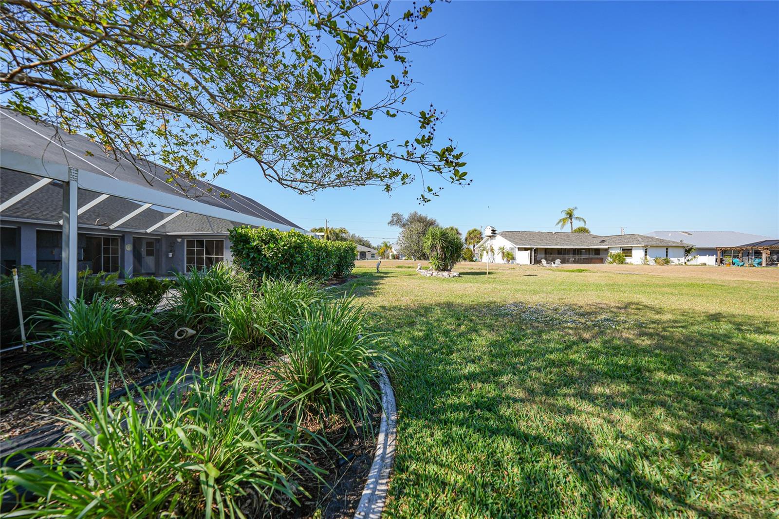 Image 37 of 40 For 2 Broadmoor Road