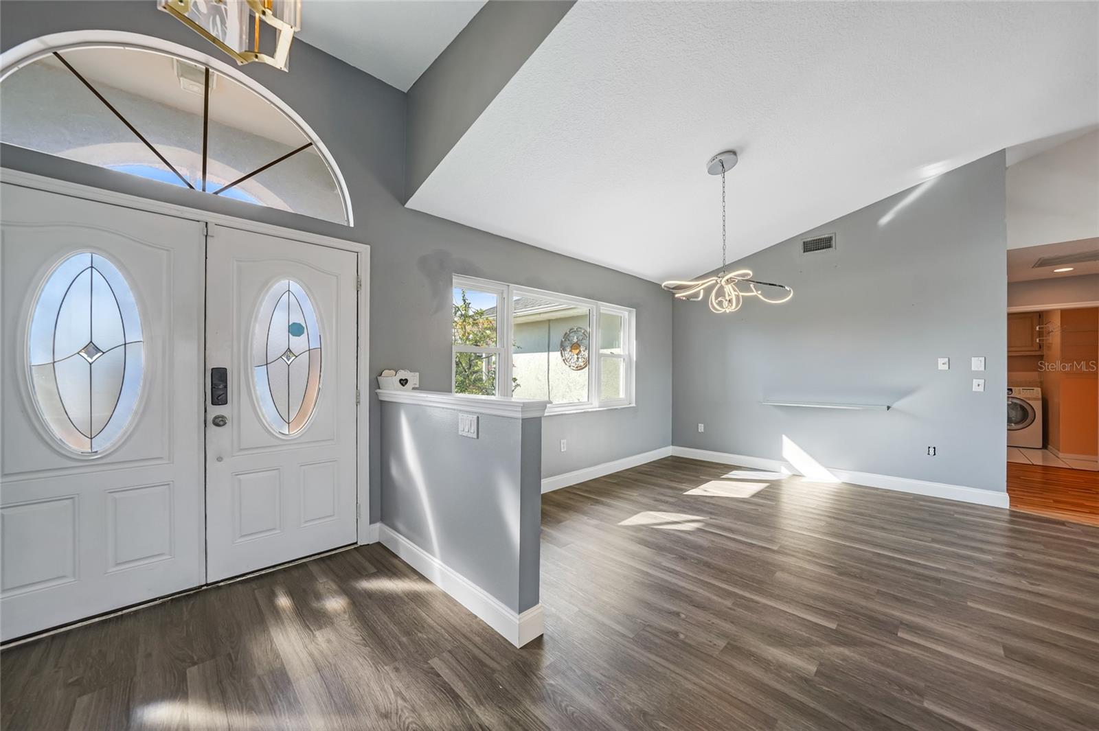 Image 4 of 40 For 2 Broadmoor Road