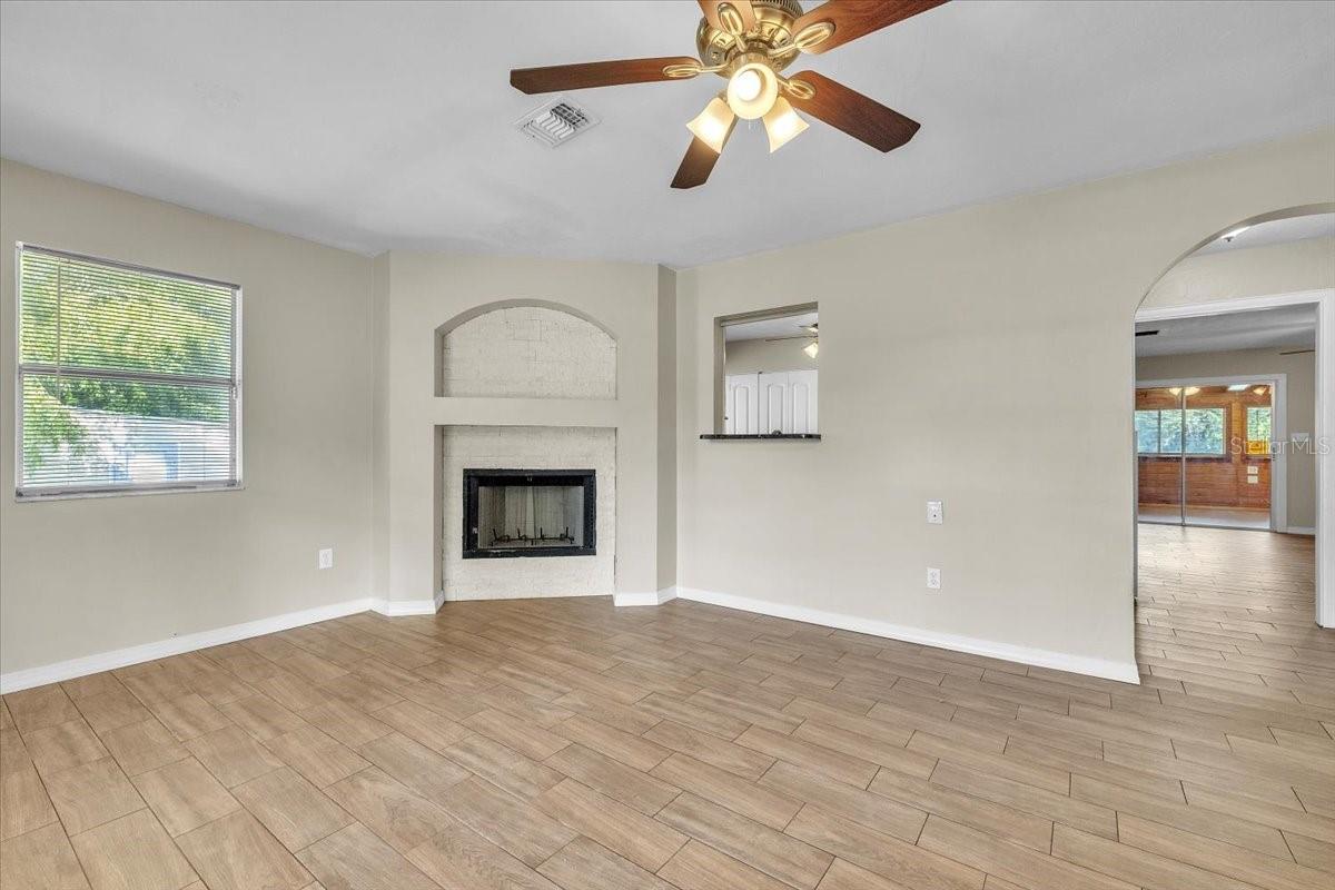 Image 10 of 67 For 9082 Acorn Boulevard