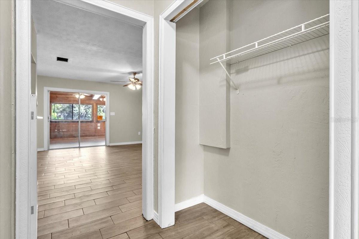 Image 11 of 67 For 9082 Acorn Boulevard