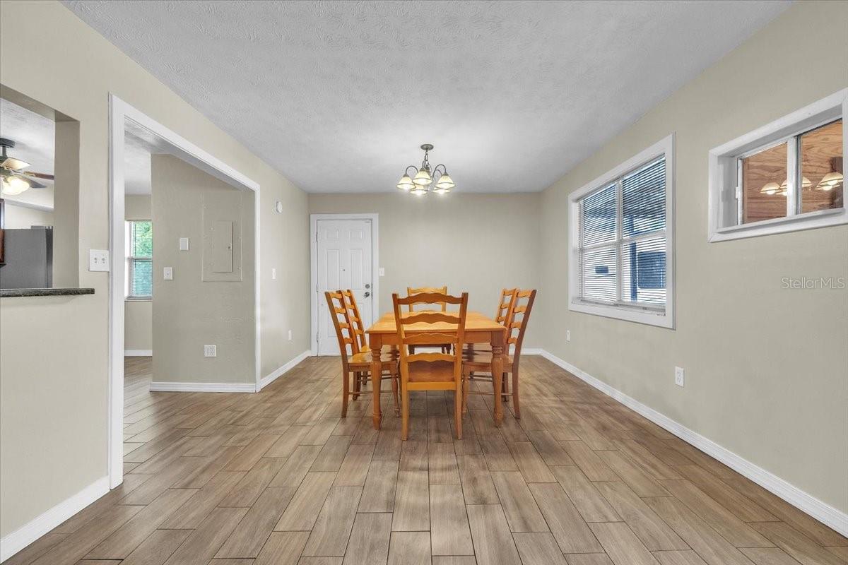 Image 16 of 67 For 9082 Acorn Boulevard