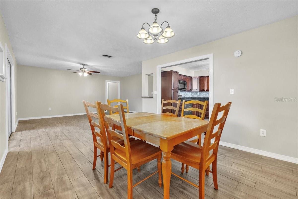 Image 18 of 67 For 9082 Acorn Boulevard