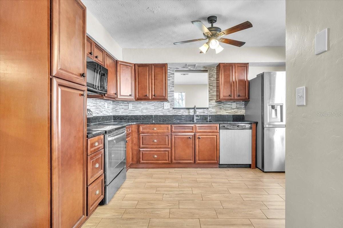 Image 19 of 67 For 9082 Acorn Boulevard