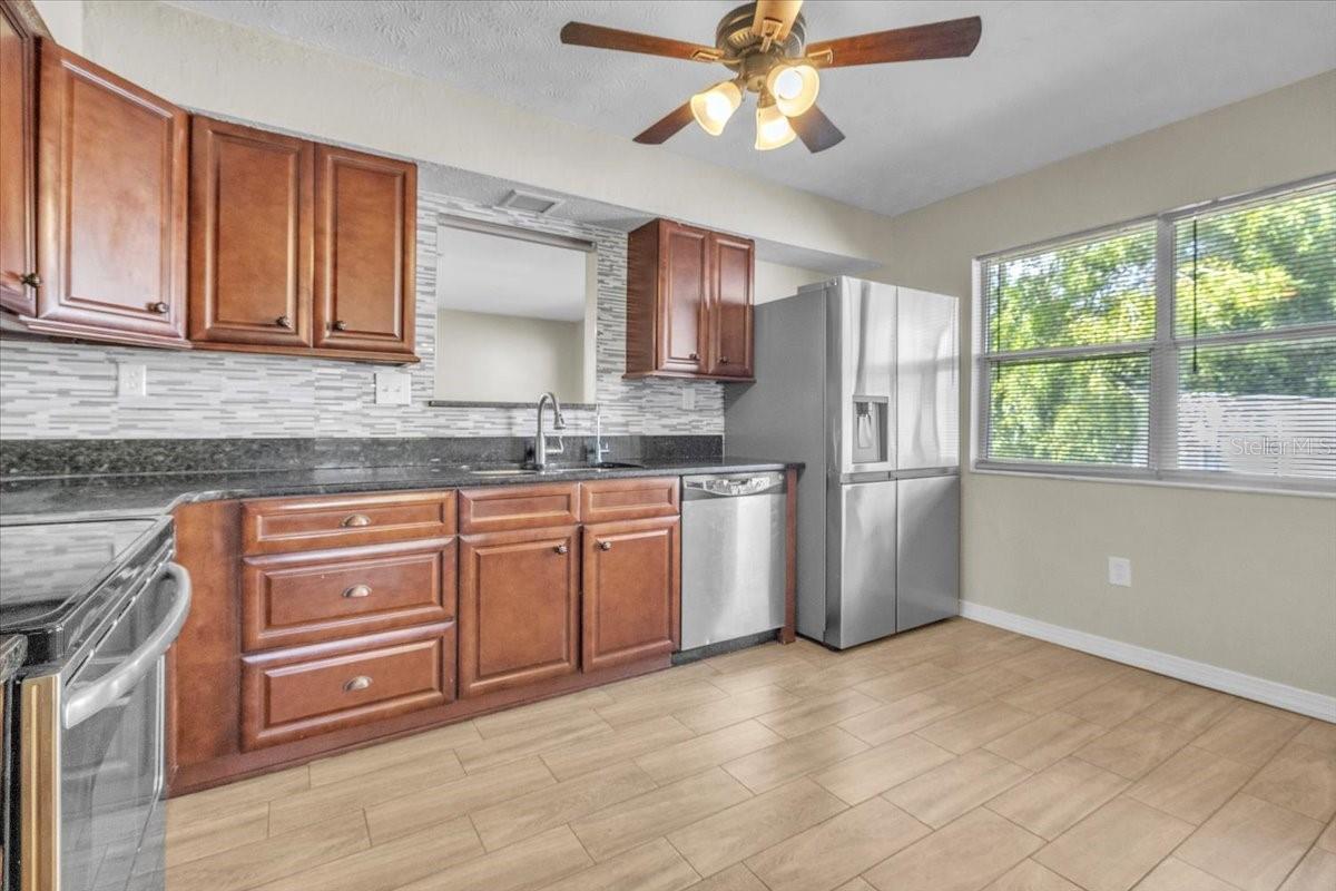 Image 20 of 67 For 9082 Acorn Boulevard