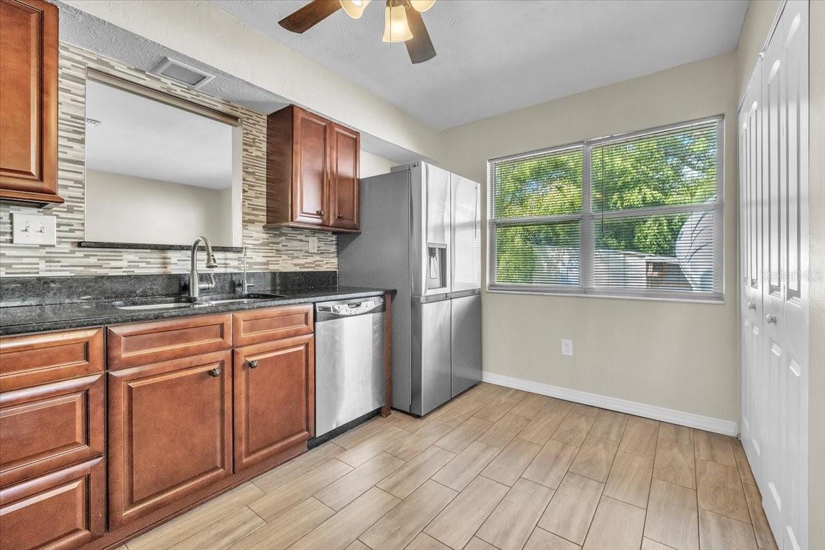 Image 23 of 67 For 9082 Acorn Boulevard