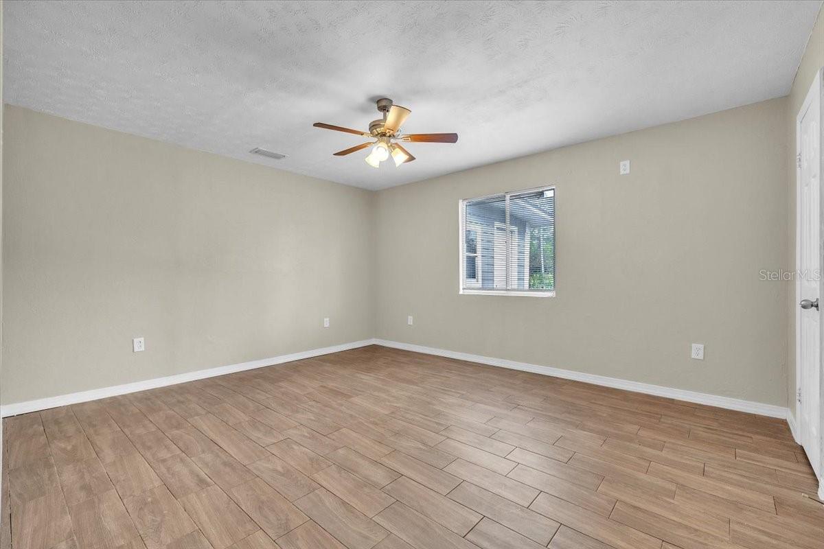 Image 27 of 67 For 9082 Acorn Boulevard