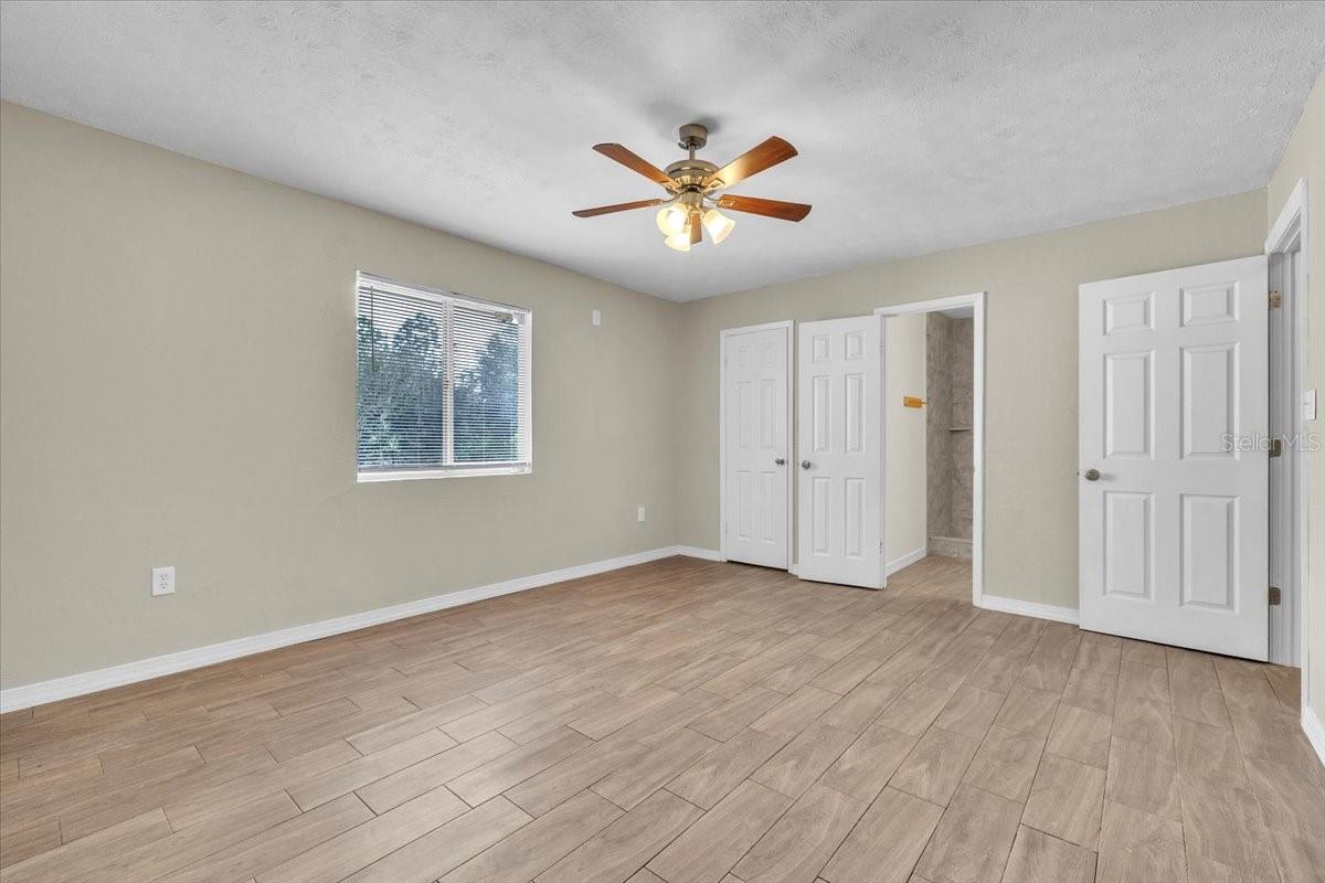 Image 28 of 67 For 9082 Acorn Boulevard