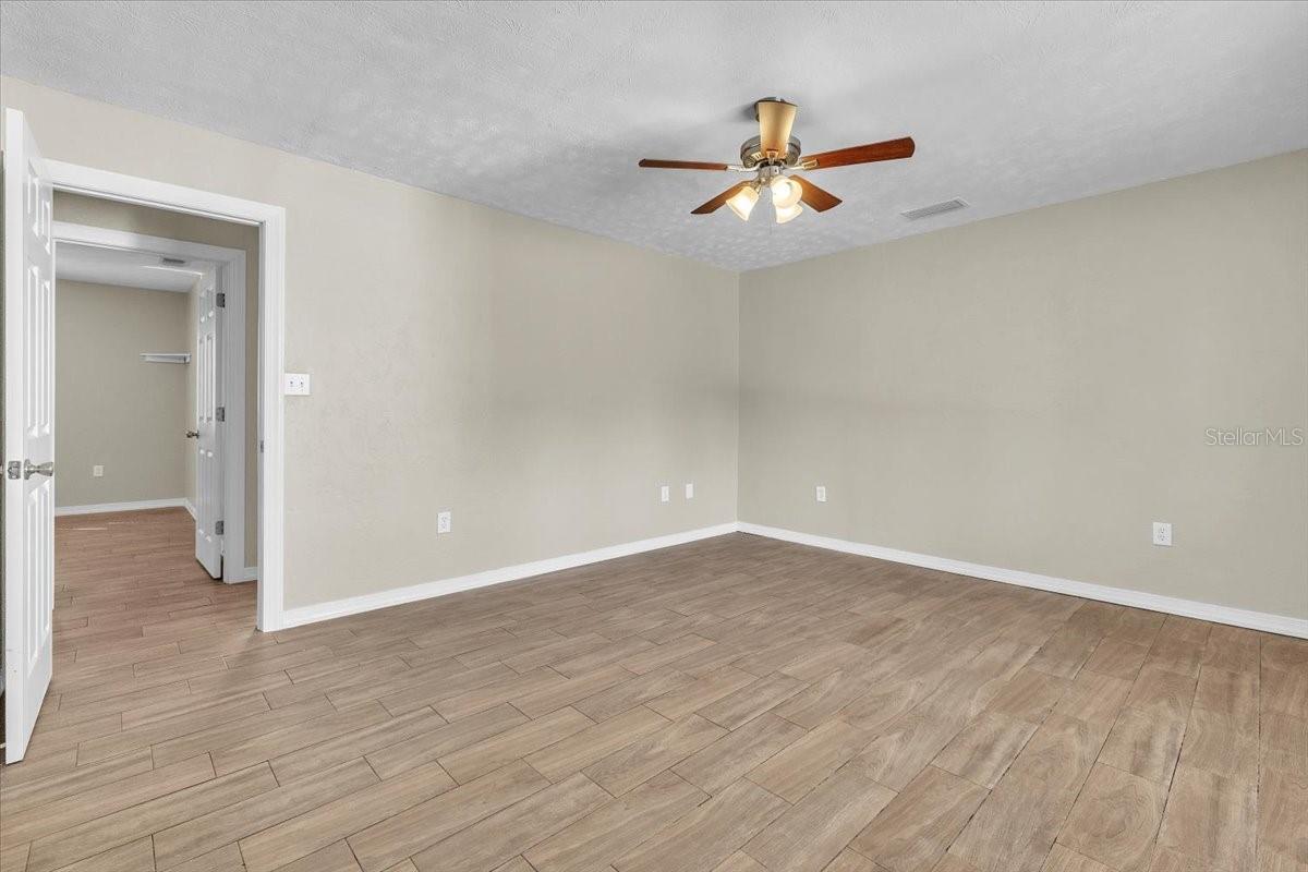 Image 30 of 67 For 9082 Acorn Boulevard