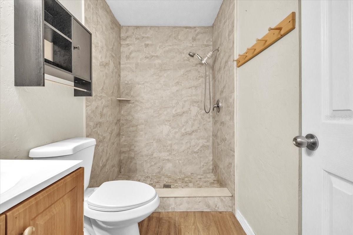 Image 38 of 67 For 9082 Acorn Boulevard