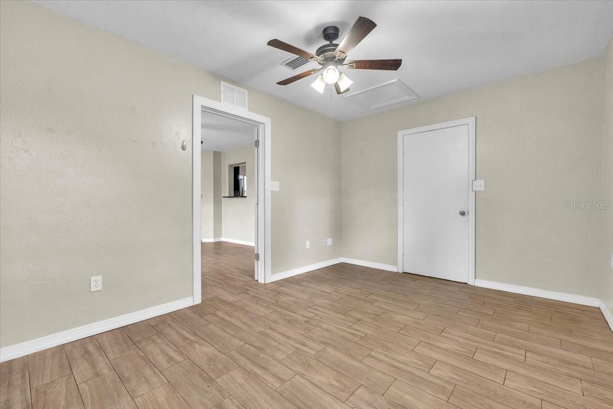 Image 43 of 67 For 9082 Acorn Boulevard