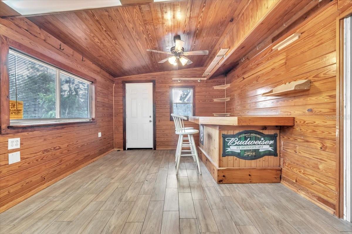 Image 47 of 67 For 9082 Acorn Boulevard