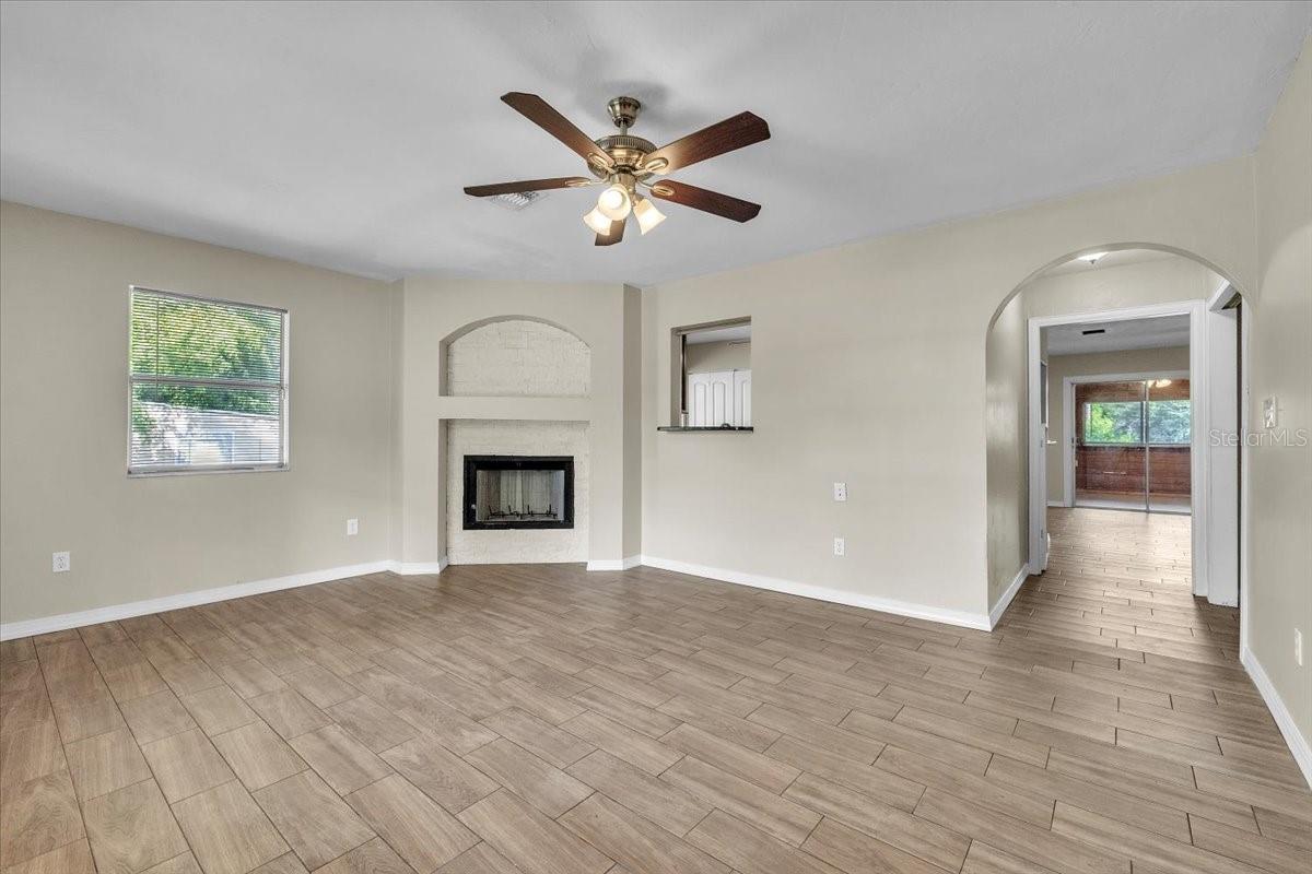 Image 6 of 67 For 9082 Acorn Boulevard