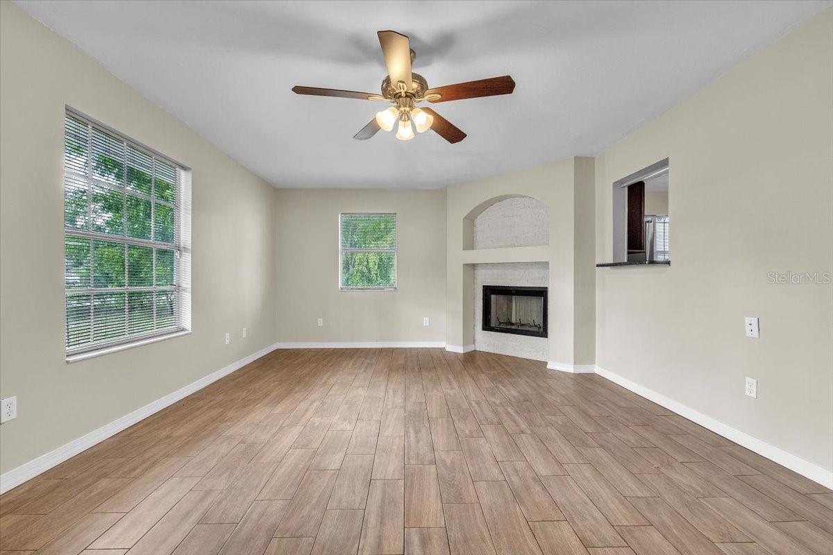 Image 7 of 67 For 9082 Acorn Boulevard