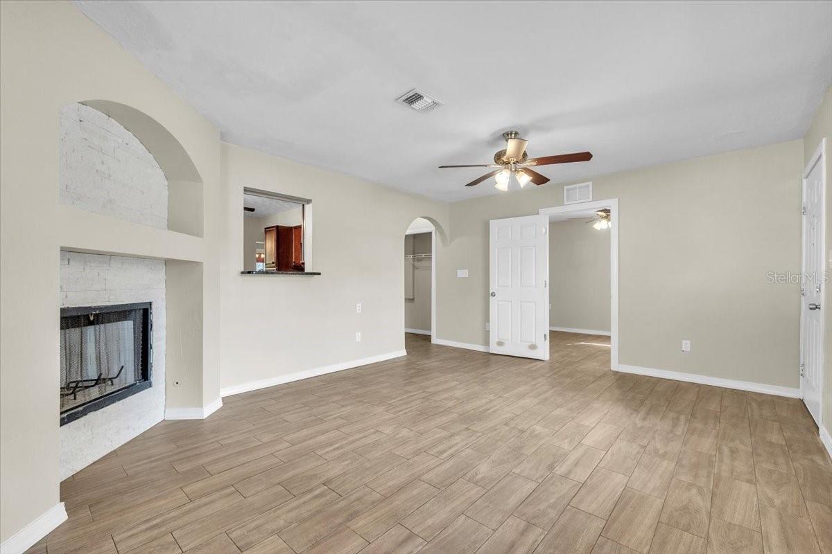 Image 8 of 67 For 9082 Acorn Boulevard