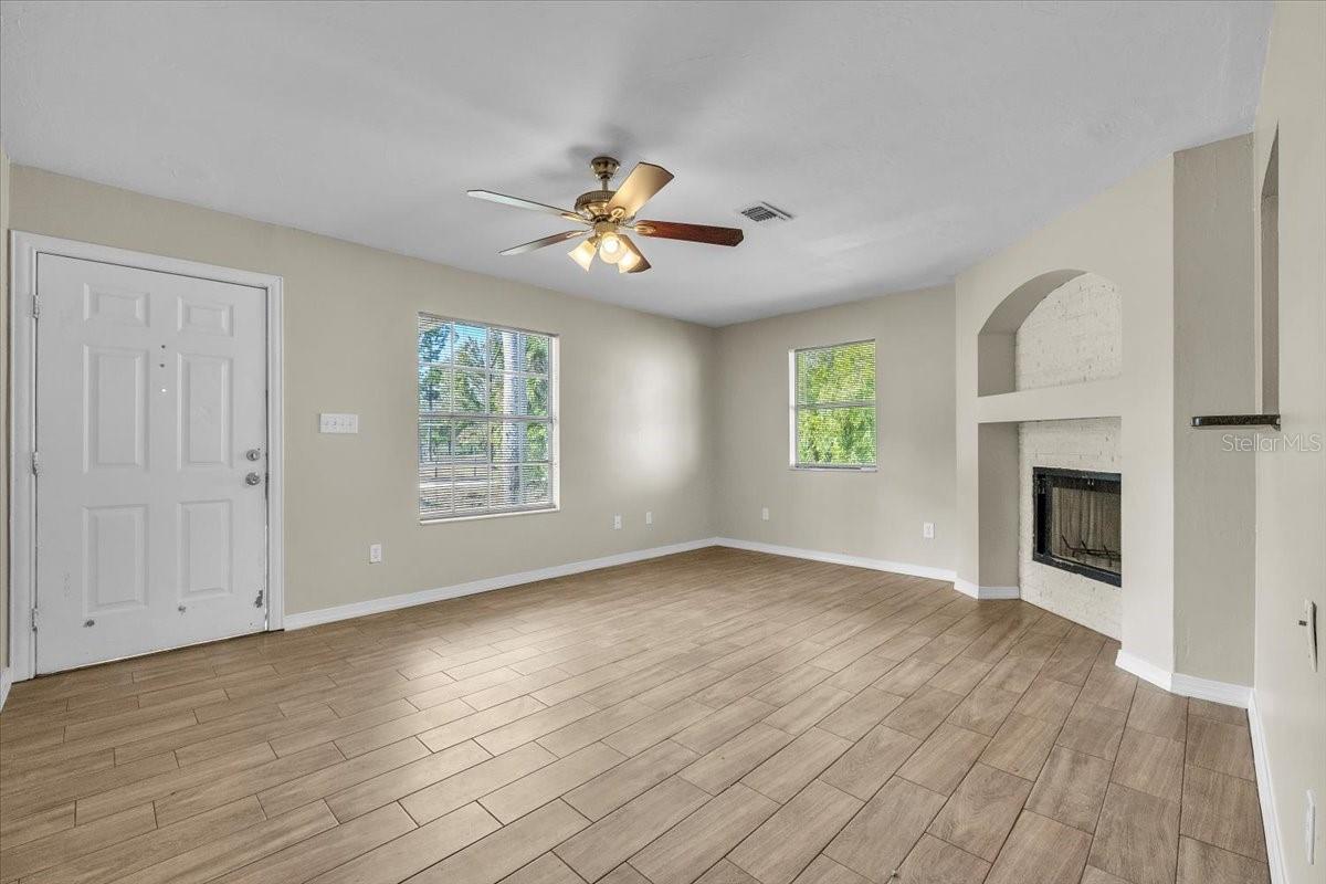 Image 9 of 67 For 9082 Acorn Boulevard