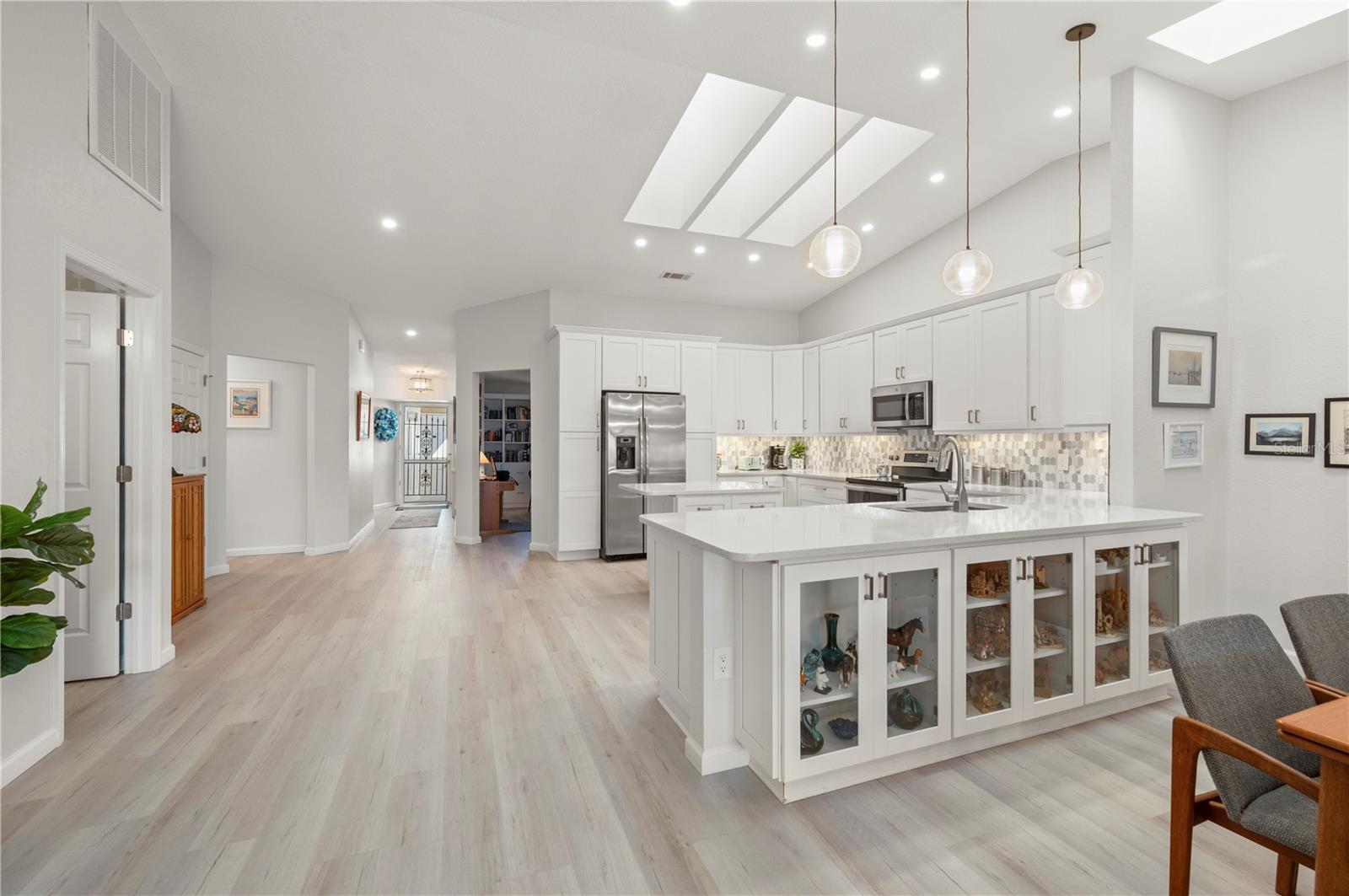 Image 19 of 79 For 1780 Deborah Drive 15