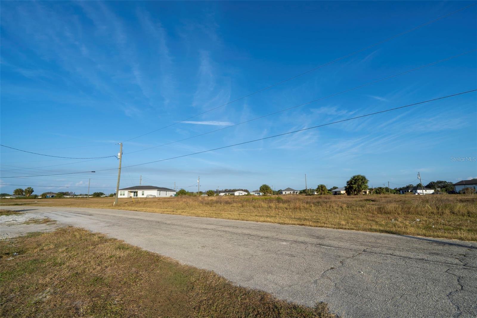 Image 11 of 15 For  Sun Lane 