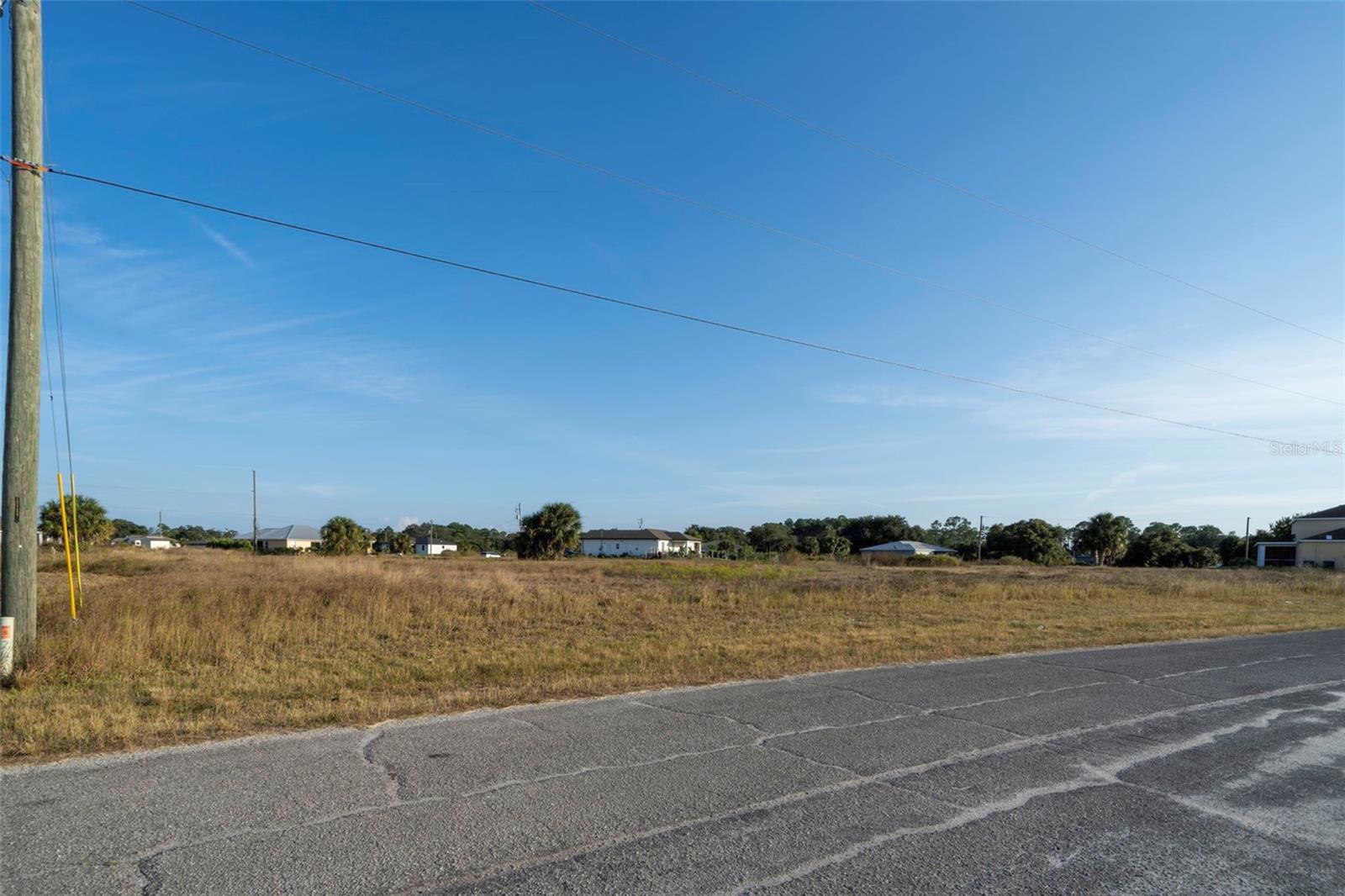 Image 12 of 15 For  Sun Lane 