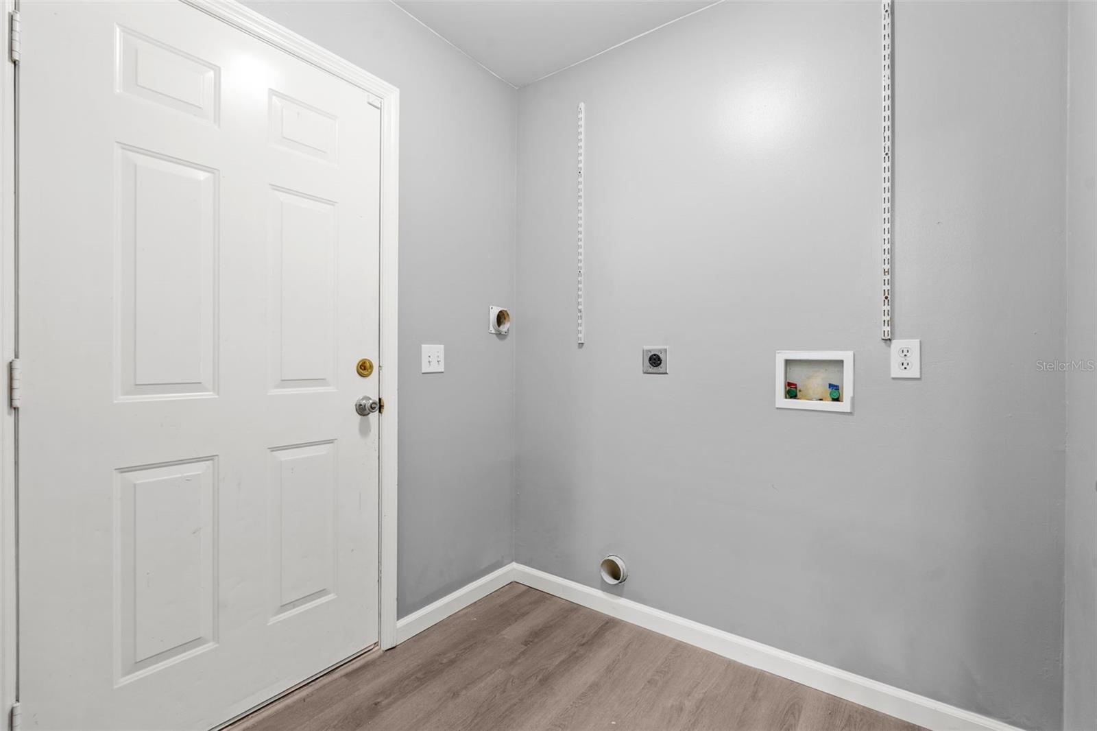 Image 22 of 39 For 8823 Seminole Street