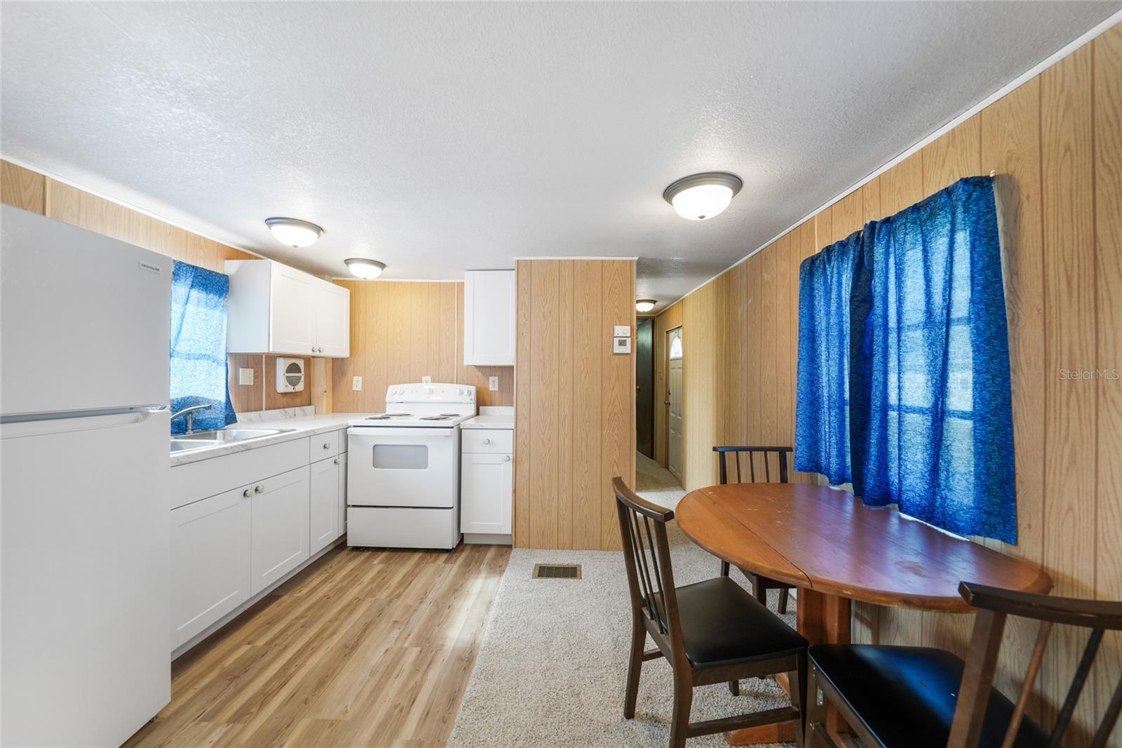 Image 10 of 31 For 11187 Crenshaw Avenue