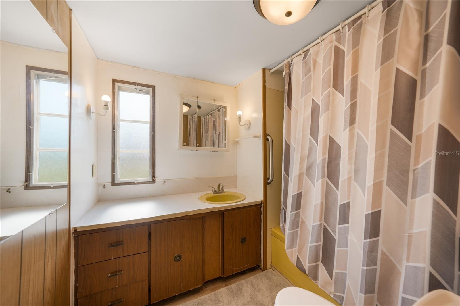 Image 14 of 31 For 11187 Crenshaw Avenue