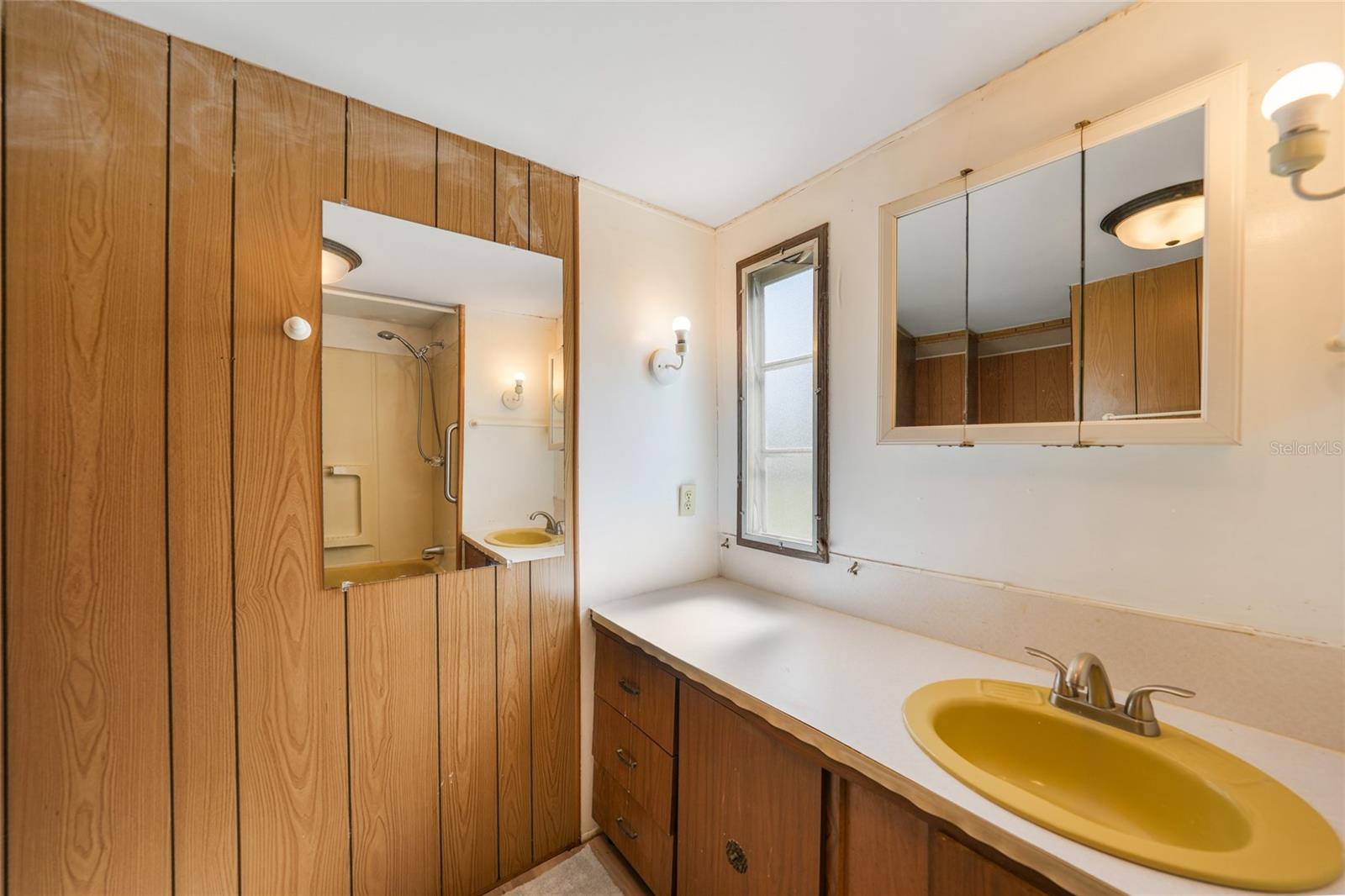 Image 15 of 31 For 11187 Crenshaw Avenue