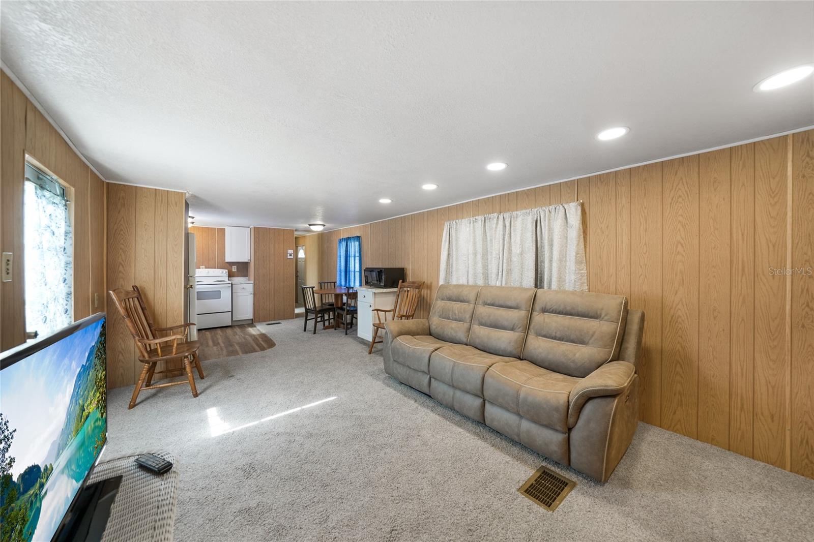 Image 2 of 31 For 11187 Crenshaw Avenue