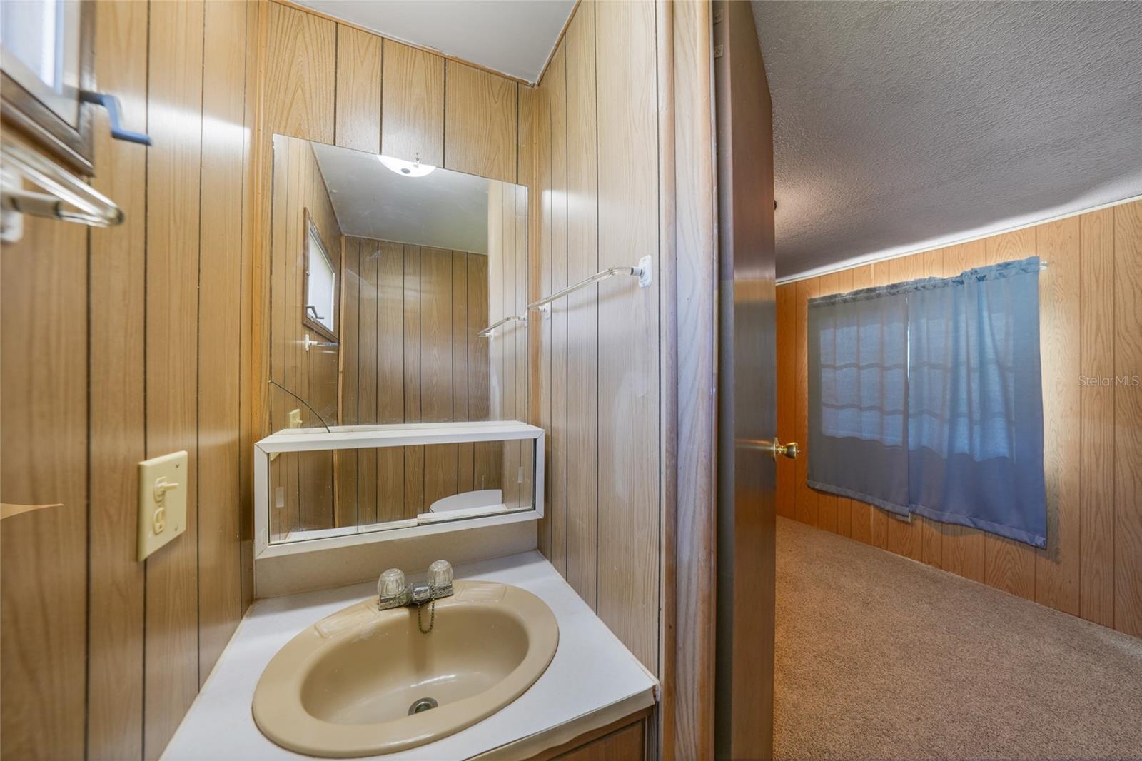 Image 20 of 31 For 11187 Crenshaw Avenue