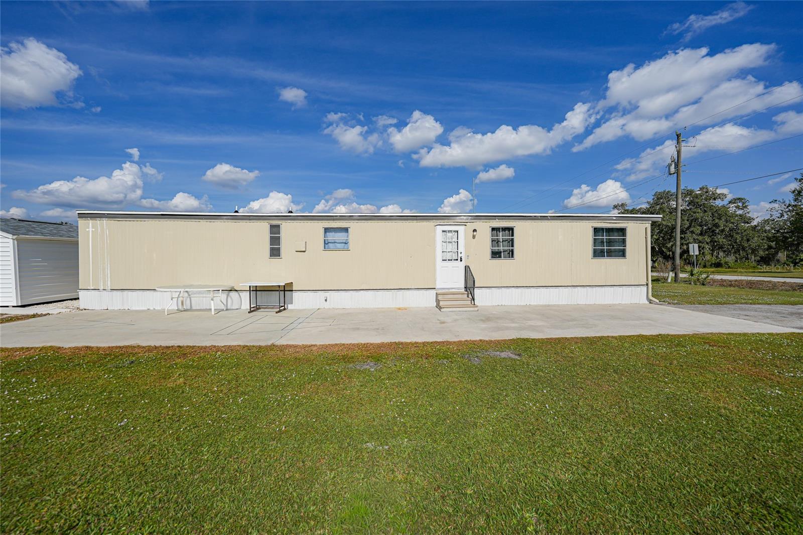 Image 23 of 31 For 11187 Crenshaw Avenue